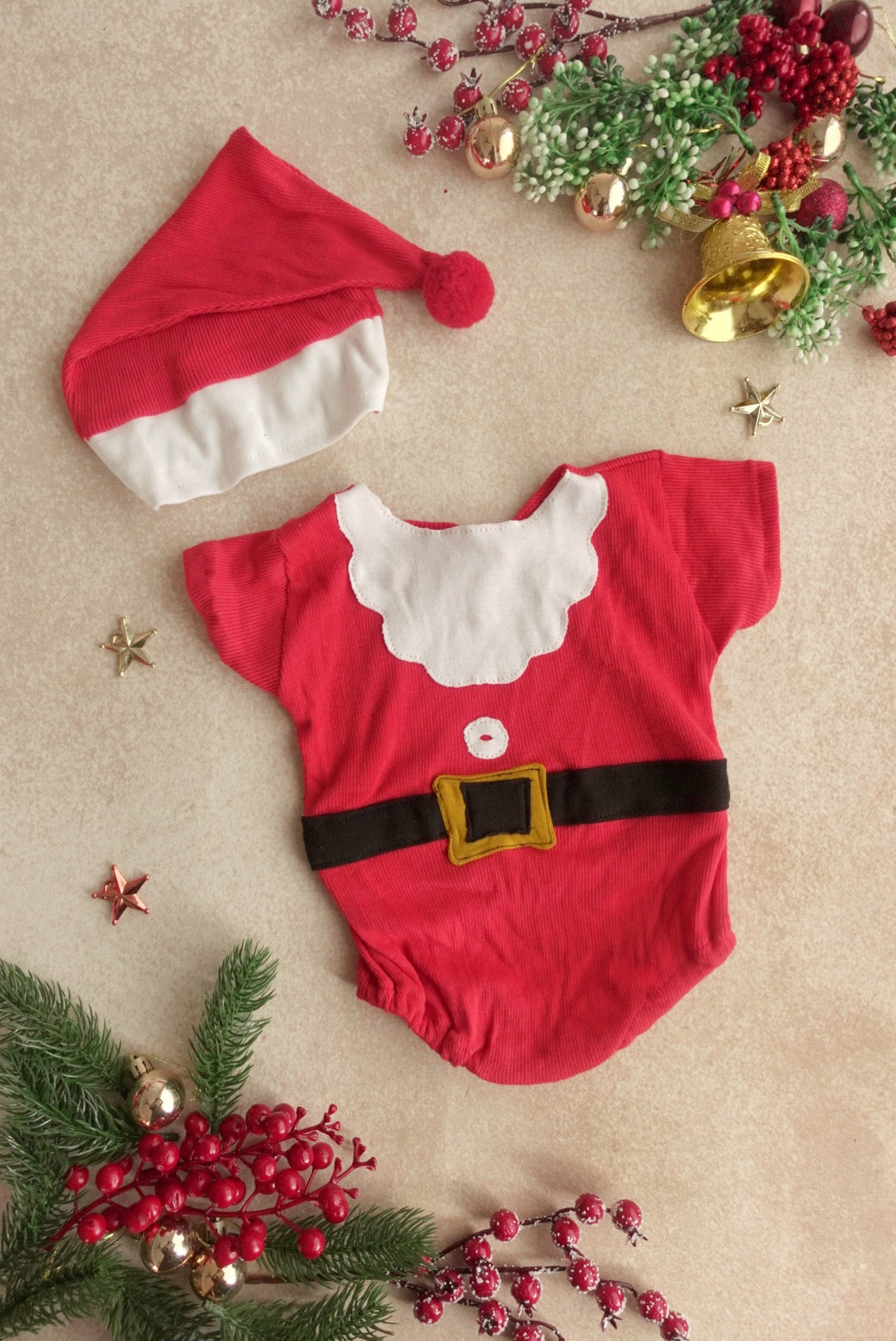 Red Nicholas romper 3-6m (H029)