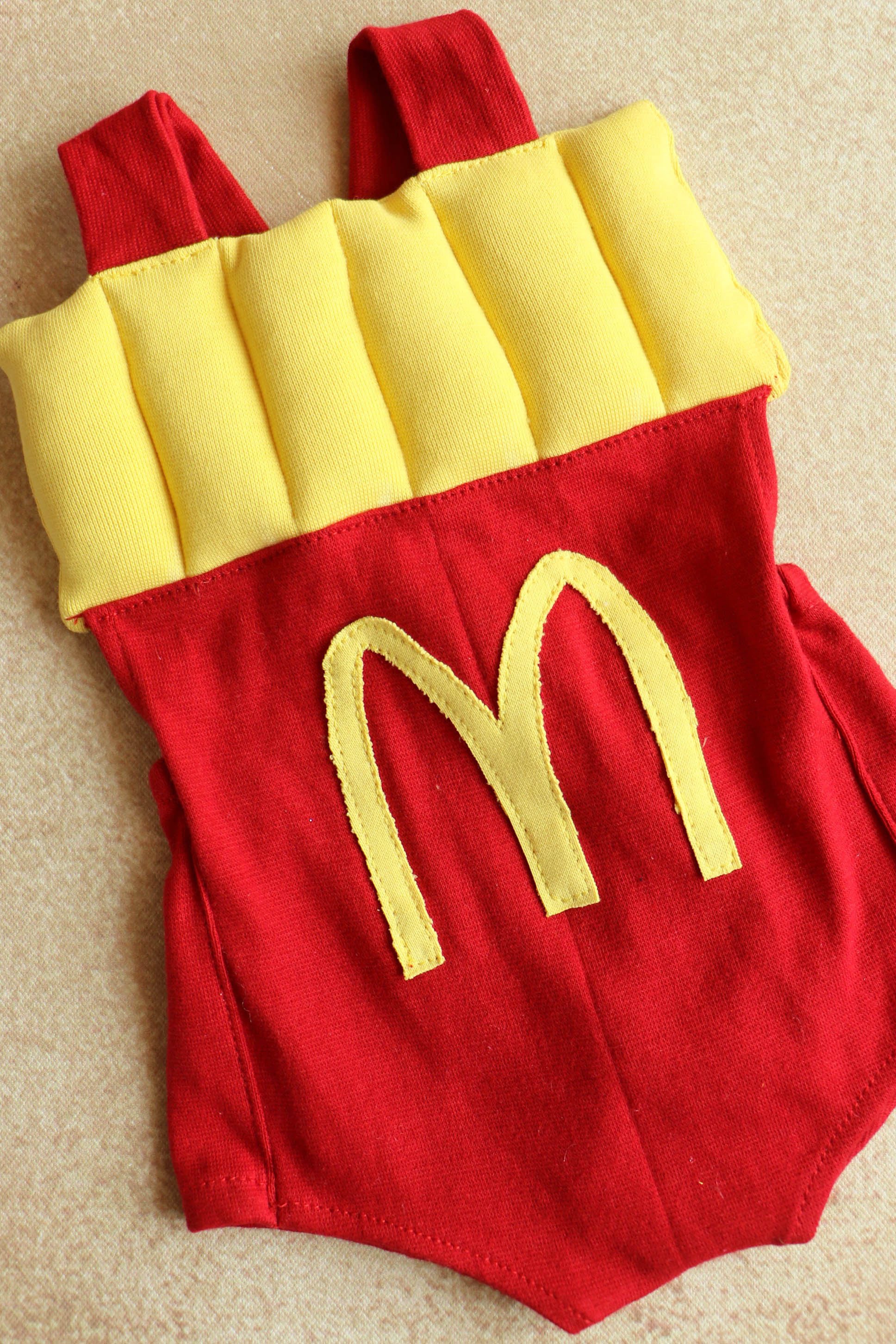 MC Donalds Outfit 0-3m (H024)