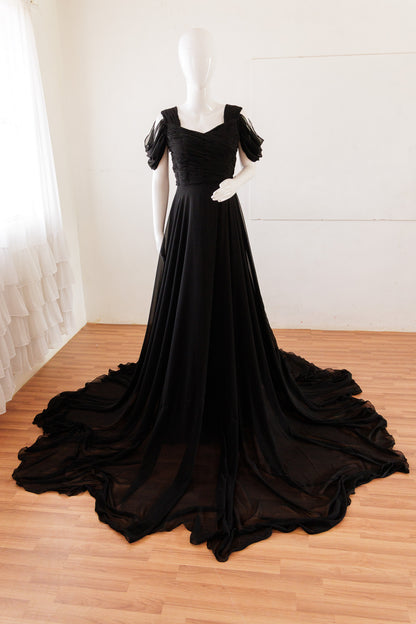 Sakshi gown - Black