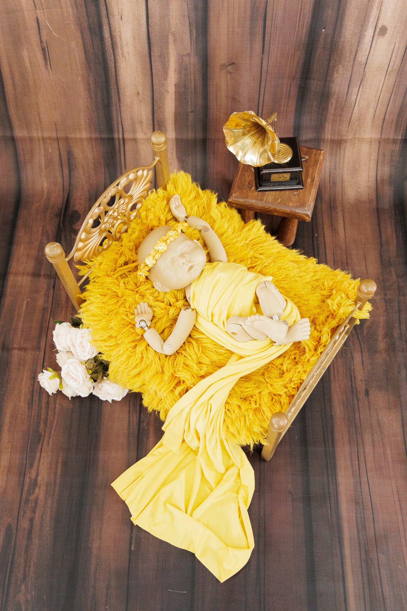 Metal Bed Gold Theme