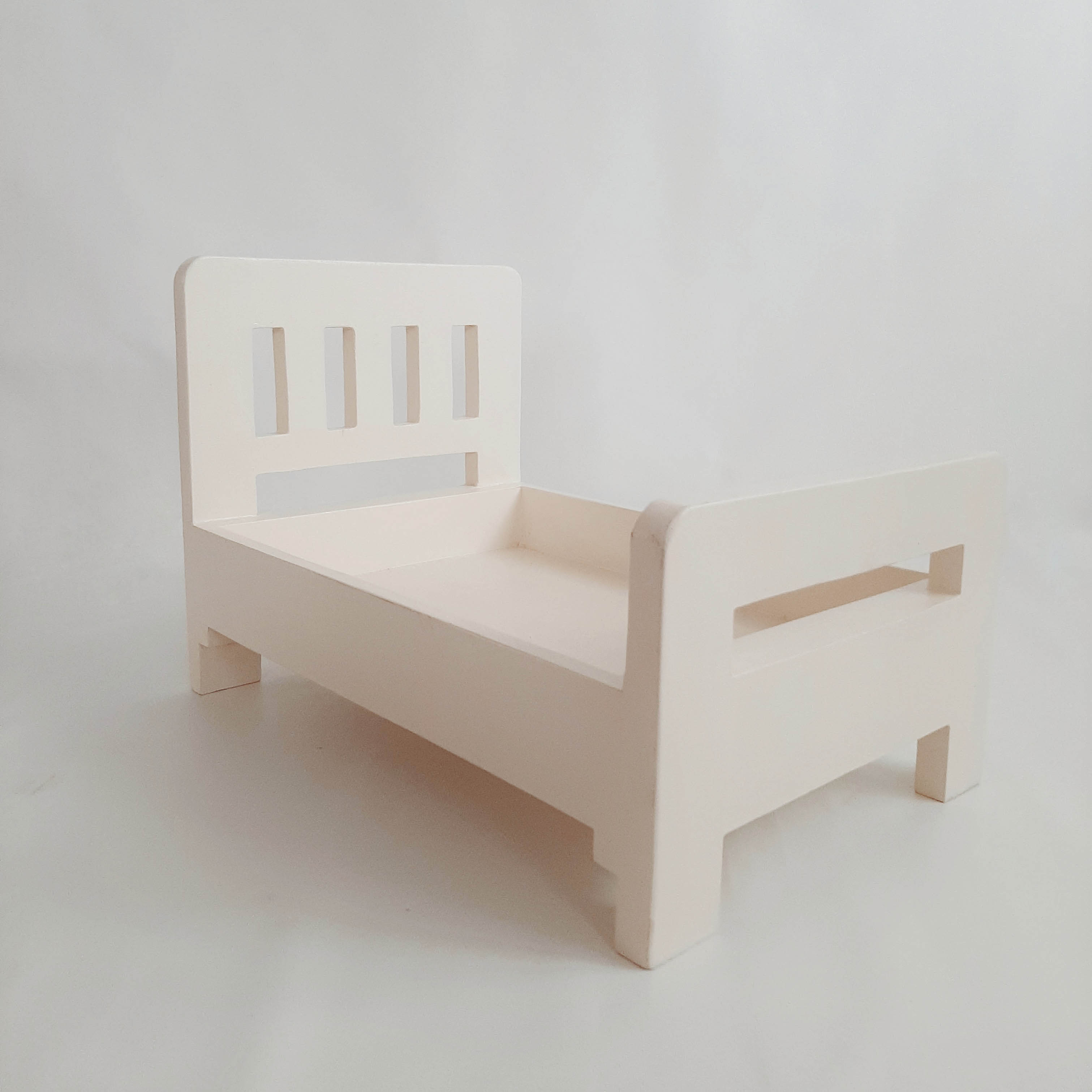 White Texas Bed (Rental)