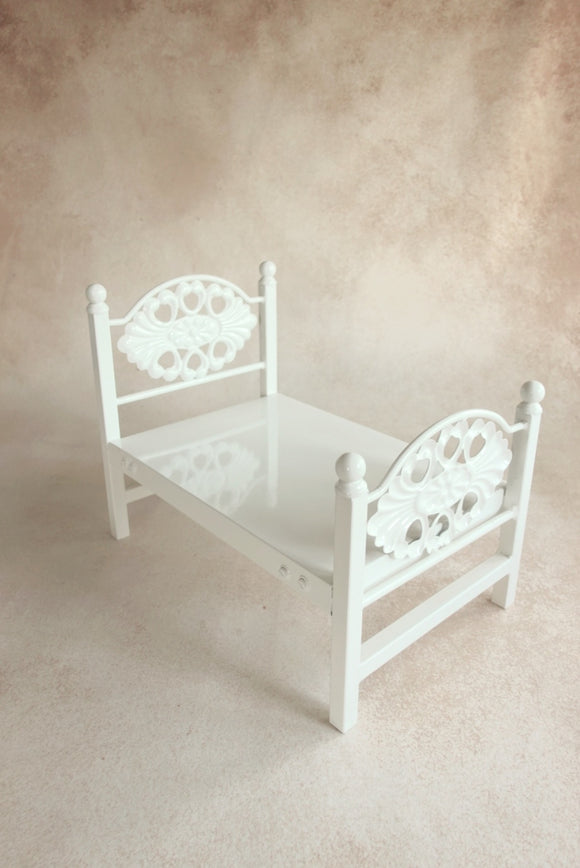 Metal bed - White