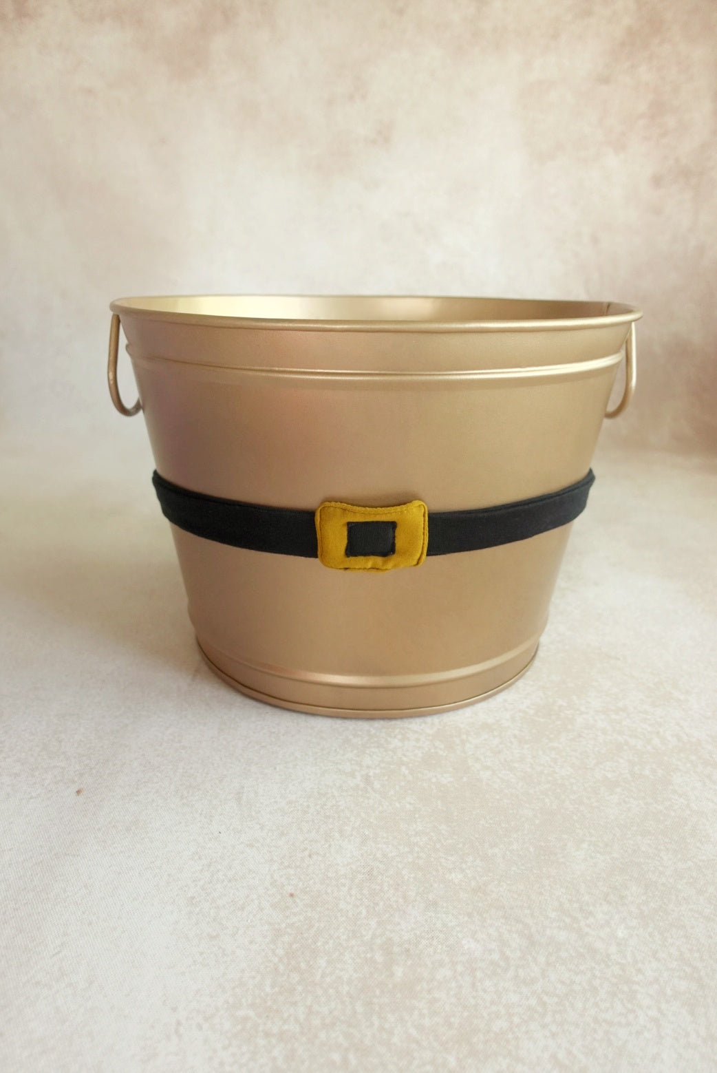 Santa bucket- Gold