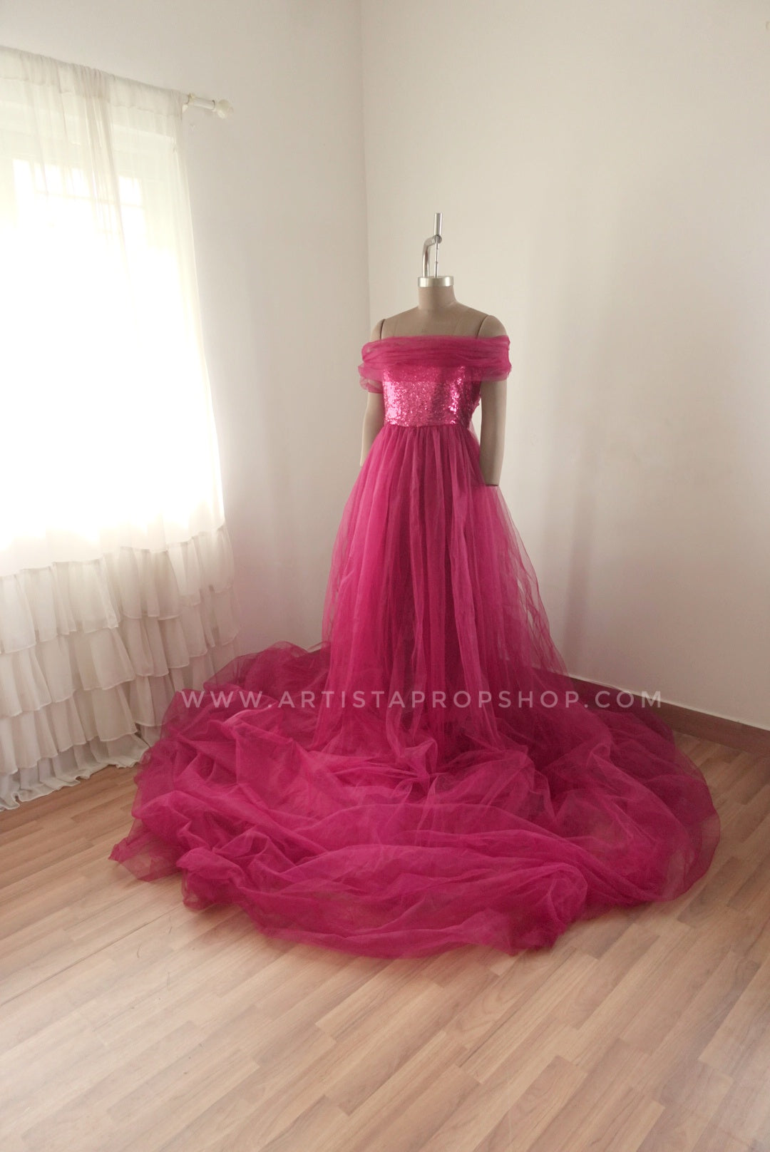 Dwella gown