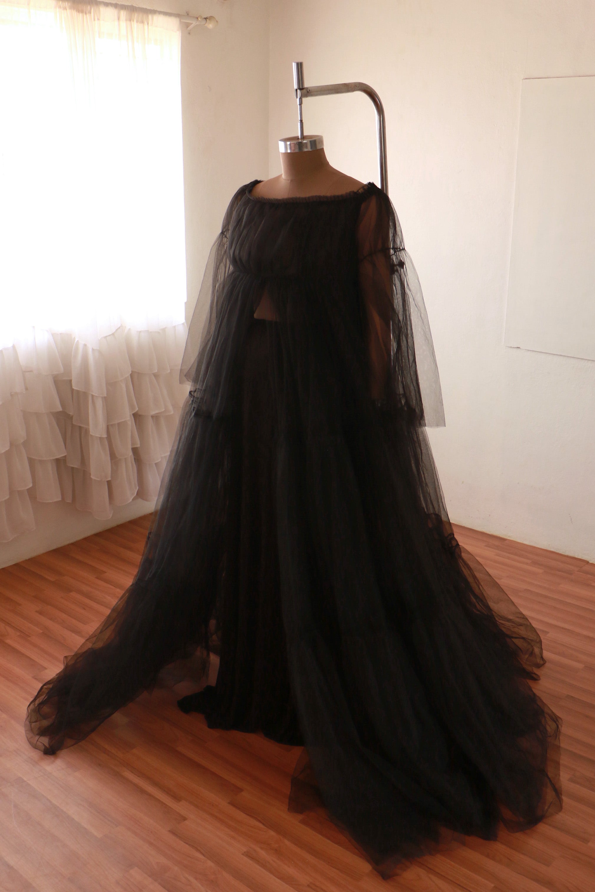 Treeza gown - Black