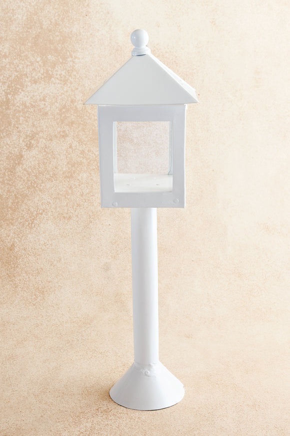 Lamp Post- White